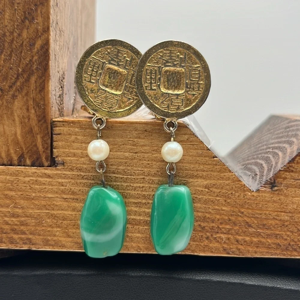 Vintage Kenneth Lane gold tone medallion faux pearl & jade dangly clip earrings - Picture 2 of 13